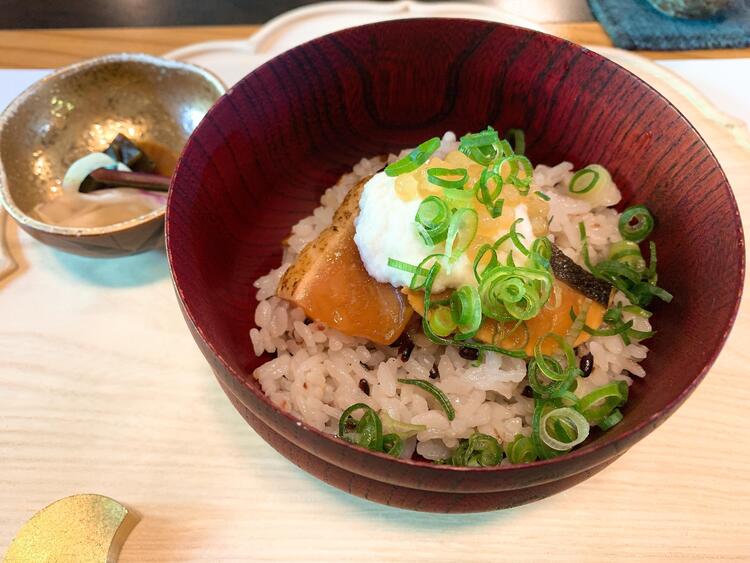 ビワマスの漬けご飯