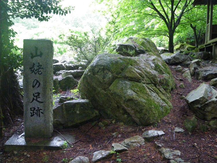 山比古湧水.JPG