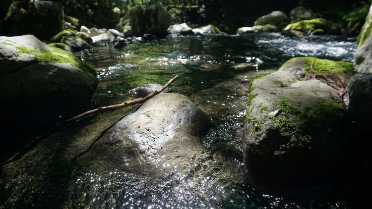 風穴山道水2.JPG