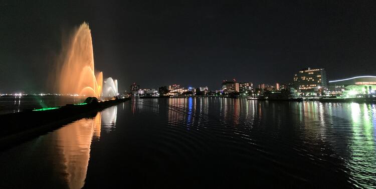 びわこ花噴水　湖上から